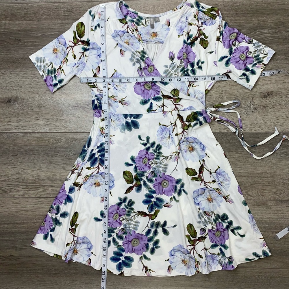 NWOT ASOS Faux Wrap Floral Dress Size 8 White Pruple - Picture 10 of 11